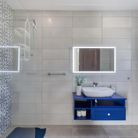 4 Bedroom Gozo With Private Pool & Garage *