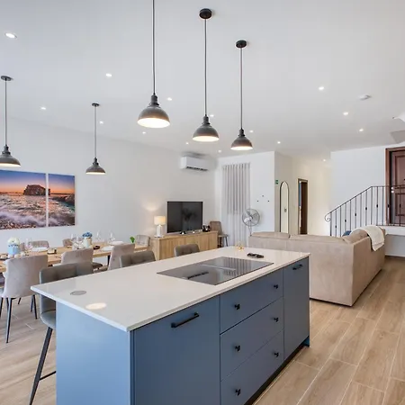 4 Bedroom Gozo With Private Pool & Garage Casa vacanze Mgarr