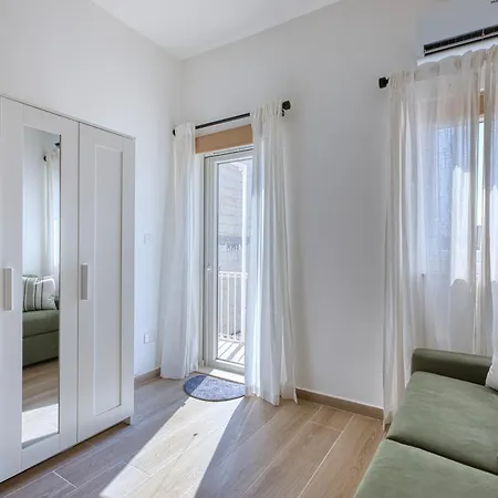 Casa vacanze 4 Bedroom Gozo With Private Pool & Garage *