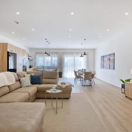4 Bedroom Gozo With Private Pool & Garage Casa vacanze