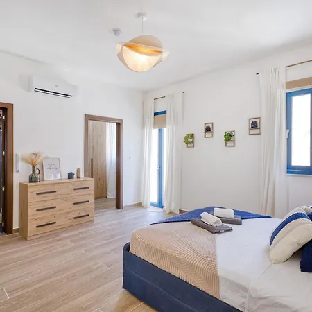 Casa vacanze 4 Bedroom Gozo With Private Pool & Garage *