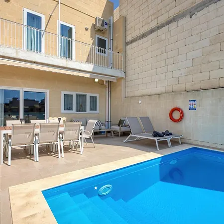 4 Bedroom Gozo With Private Pool & Garage Casa vacanze *