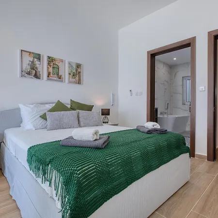 Casa vacanze 4 Bedroom Gozo With Private Pool & Garage Mgarr