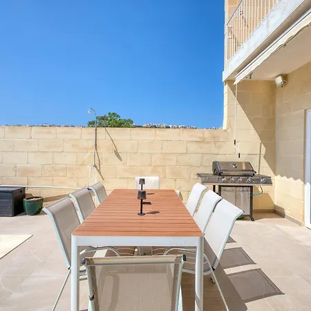 4 Bedroom Gozo With Private Pool & Garage *