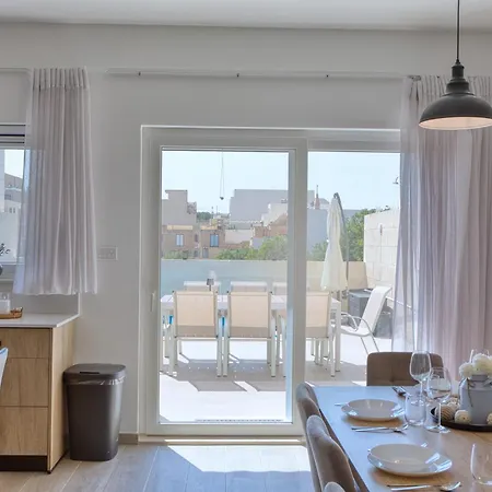 4 Bedroom Gozo With Private Pool & Garage Casa vacanze Mgarr