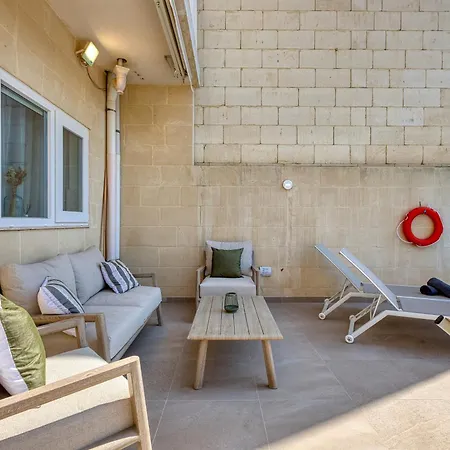 Casa vacanze 4 Bedroom Gozo With Private Pool & Garage Mgarr