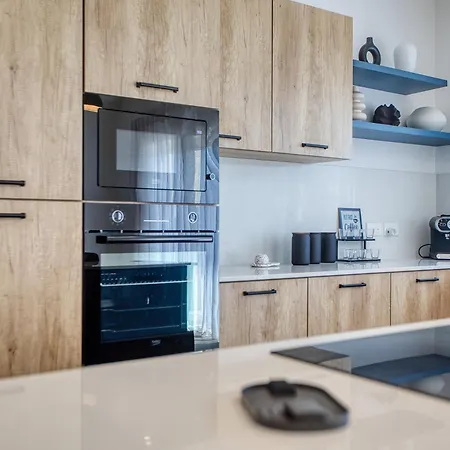 4 Bedroom Gozo With Private Pool & Garage *